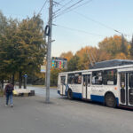 Отсутствие навеса на остановке «Рынок» в непогоду расстраивает йошкаролинцев