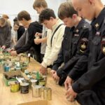 В Йошкар-Оле стартовал сезон мастер-классов по изготовлению окопных свечей