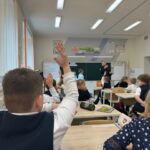В школе №32 Йошкар-Олы провели беседу о правилах дорожного движения